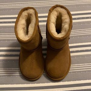 Ugg boots for toddler. Size 8